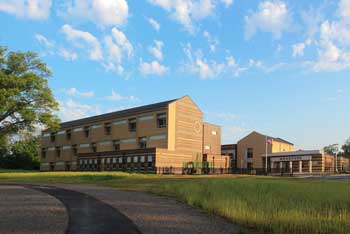 Colored Masonry Project: School Woodford 2